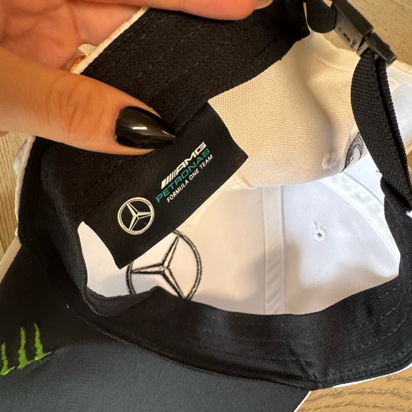 Mercedes AMG Petronas F1 Team Hat - Official Formula 1 Team Gear - Unisex - Picture 6 of 7